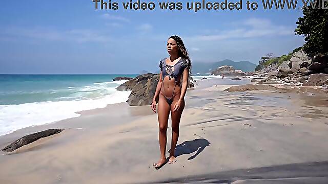 Hourglass body Jessica AZUL screwed at the stripped beach by two monster dicks (Public Sex, beach, Anal, double penetration, DAP, gapes) OB244