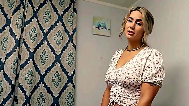 Sharing a Daybed With My Sexy Step-Mommy