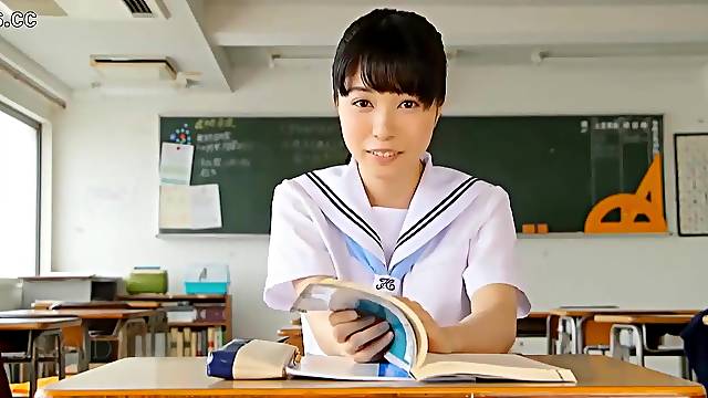 国产极品巨乳学生妹被老师留在教室里狂插猛操台湾SWAG CHINA