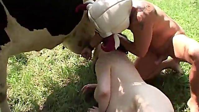Kewl Farm #1 - Dissolute stud banging a overweight mama outdoor