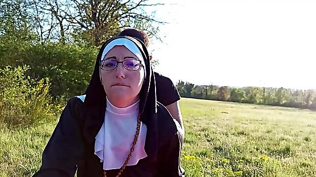This nun gets her booty filled with cum in advance of this babe goes to church !!