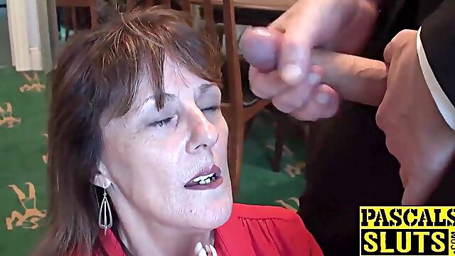 Divorced older lady Pandora enjoys having obedient sex