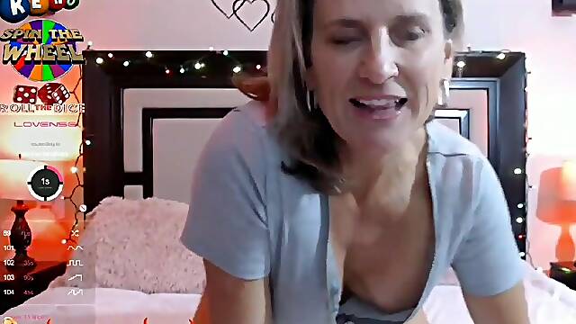 Sexy Mother Id Like To Fuck on webcam