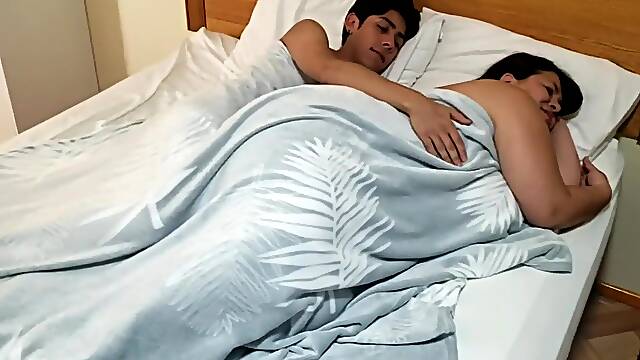 Stepson sharing daybed stepmon for voyage