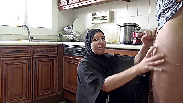 Algerian Beurette invites boys to her apartment in Marseille and fellates them off in her kitchen