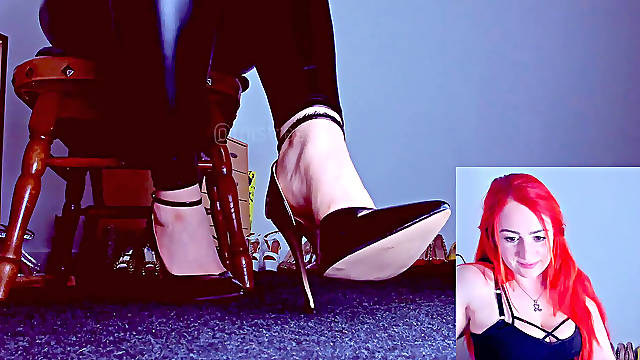 Foot diva put spectacular black high heels to taunt you with