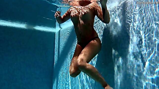 Puzan Bruhova cool underwater submerged