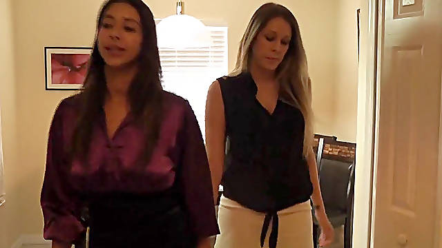 Real Estate Agents Nikki Brooks And Jen Capone Get building Sold With Footjob