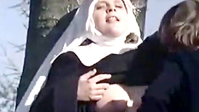 Was nonnen machen in die zonne