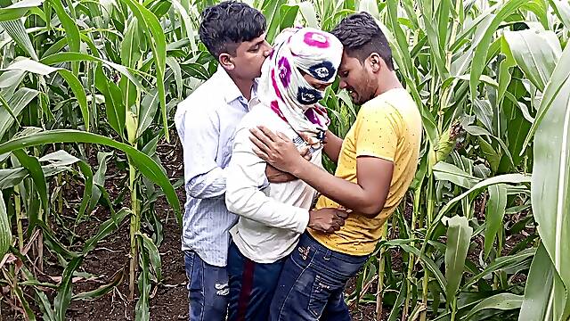 Indian Pooja Shemale Boyfrends Took A New Friends To Pooja Corn Field Today And trio Frends Had A...