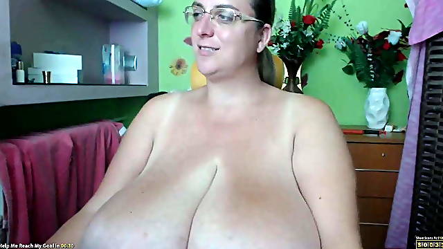 Huge tits huge clit webcam