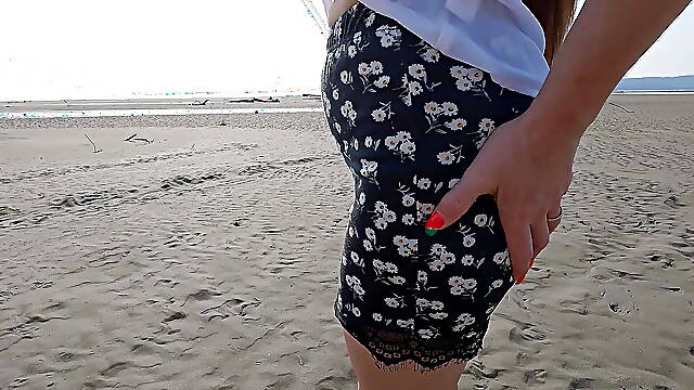 Longpussy, just another walk at the Beach with a giant Butt Plug and a Diaper.