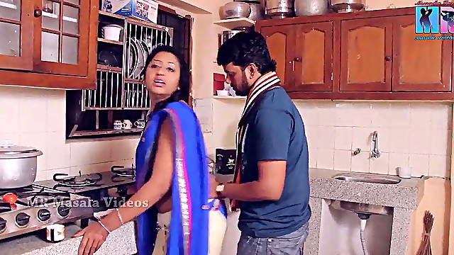 Indian Telugu Soni Priya – romance in kitchen