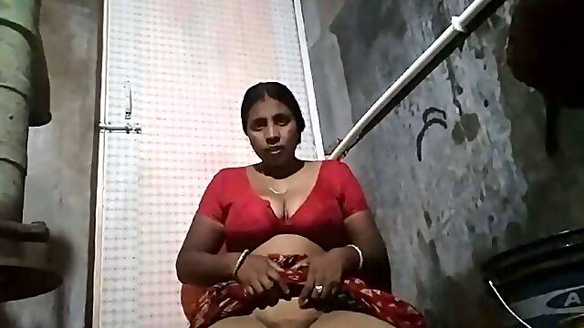 Indian hot house wife bathing video full open