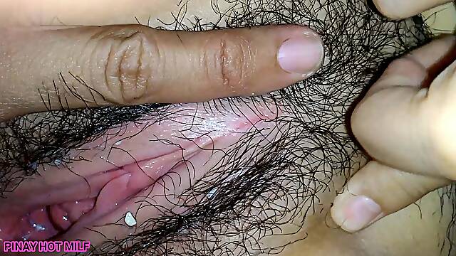 PINAY HOT MILF Creamy Pussy. What is this stuff?