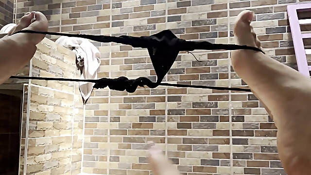 Beautiful Stepsister Likes to Play with Her Clitoris Before Going to College