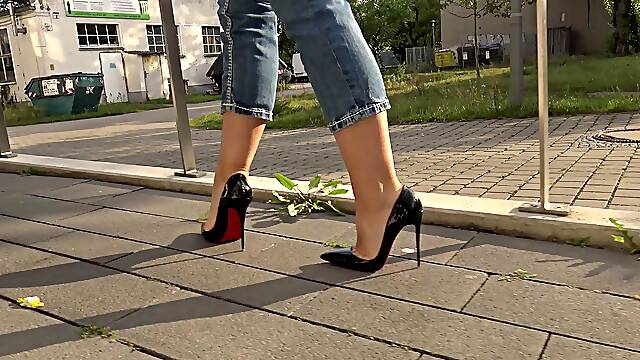Neele - Shoeplay Black Louboutin Sokate And Jeans - Part1 - mp4 1920x1080
