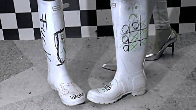 The end for the white Hunter Wellies