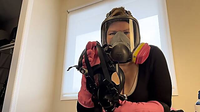 GAS MASK Breath Play with your Tinder Date in Gloves