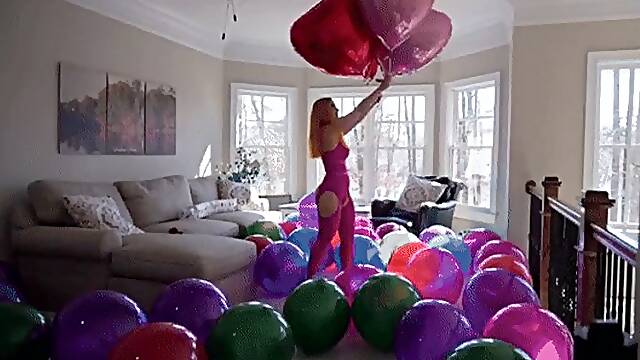 Galas Looner Valentines Day Latex Balloons and Helium Mylars Play & Pop - HD 1080p mp4