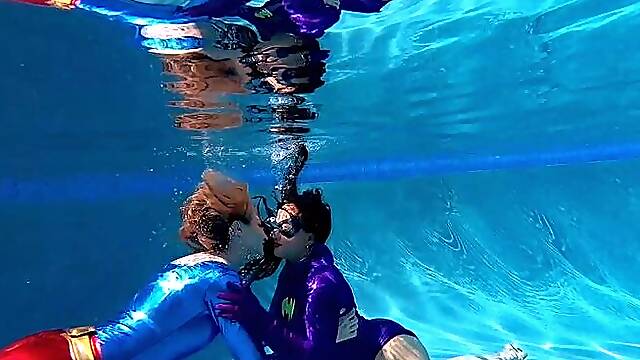 Ultra Girl + Batgirl, Lure of The Sirens Seashell: lesbian superheroines, underwater, mesmerize mp4