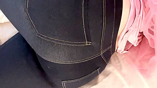 Farts in Jeans