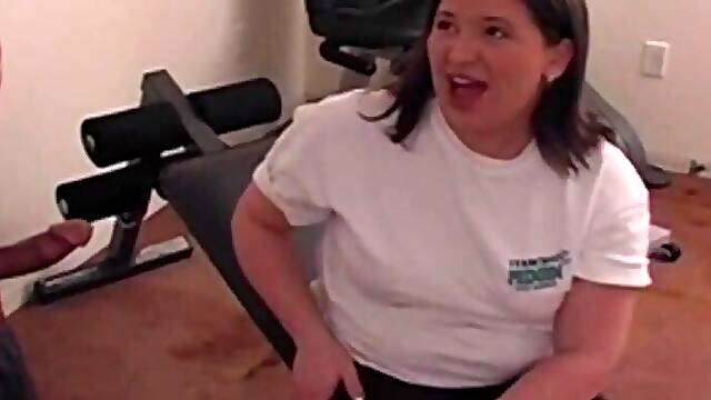 BBW Amateur gets Her Butt Spanking and Gives a Blow Job