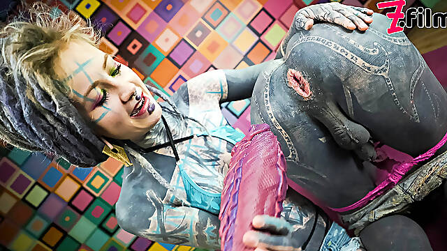 Anuskatzz fists and gapes Lily's ass