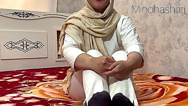 زن با حجاب همسایه اومده میگه سر صدای سکستون میاد بالا neighbors hijab doll