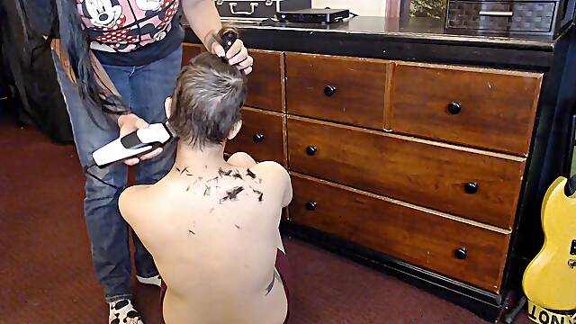 Electric trimmers gf head shaving