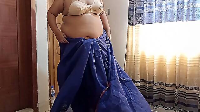 62y Old Palestine Beautiful Sexy Granny Wearing Saree & Blouse Then a Guy Seduced & Fucks He
