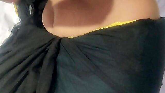 Indian telugu tamil aunty first time saree fucking cheera lepindengudu