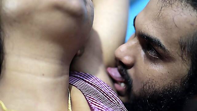 Saree Romance Hot Armpit Lick, Vaishnavy and Sharun Raj Hot Armpit Lick Romance in Saree, Mallu Couple Saree Armpit Hot Kiss