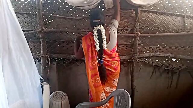 Tamil Housewife Big Boobs Show in Village House