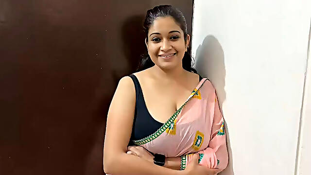 Hot Village Stepmom Showing Big Ass, Boobs Fuck by Stepson in Saree