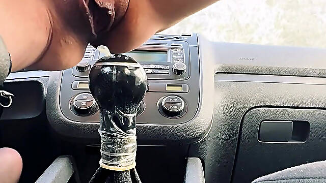 I Put the Gear Lever of a Friend's Car in My Pussy Like a Whore