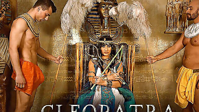 X Virtual 32 Cleopatra in 180°