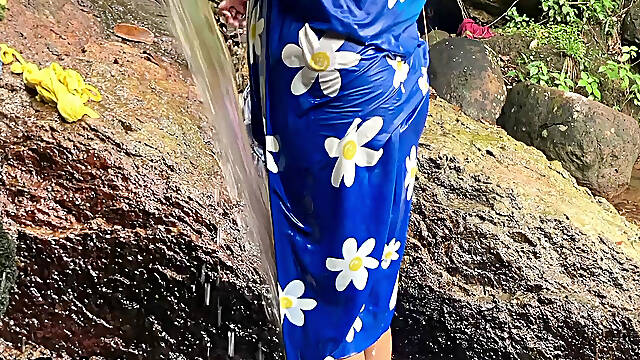 Sri Lankan Natural Girl Bathing