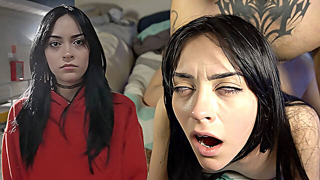 She Got Stood up at the Mall, so I Took Her to My Place to Console Her with My Cock.