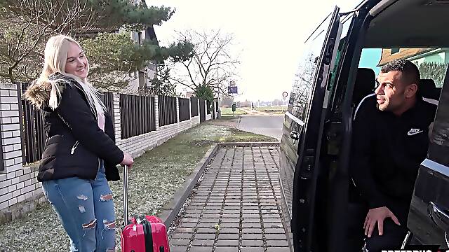 Blonde stranger Daisy Lee spreads legs to be fucked in the van